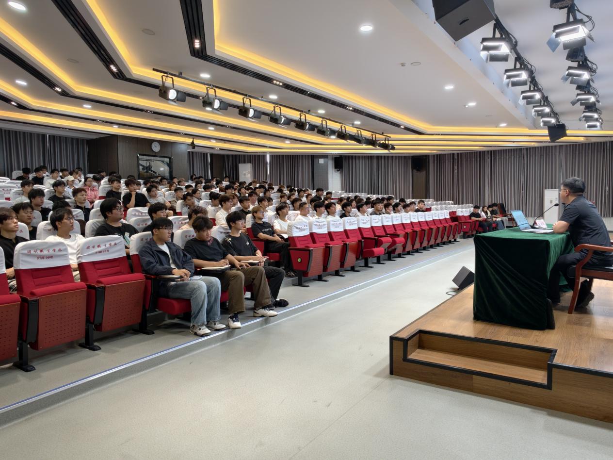 我院第二期入团积极分子培训班顺利开班